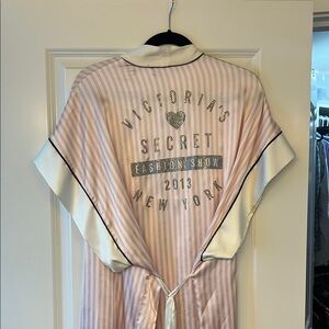 Victoria's Secret 2013 fashion robe